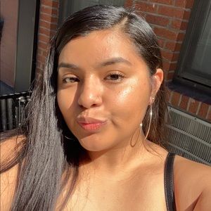 Meet your Posher, Adriana